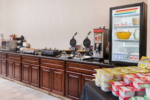 Buffet déjeuner gratuit tous les jours