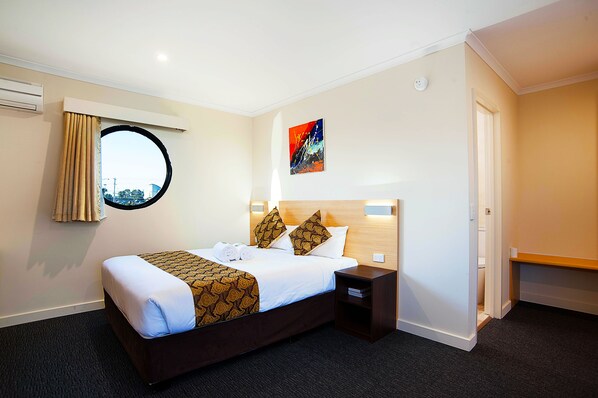 Chambre Exécutive, 1 grand lit, bain à remous