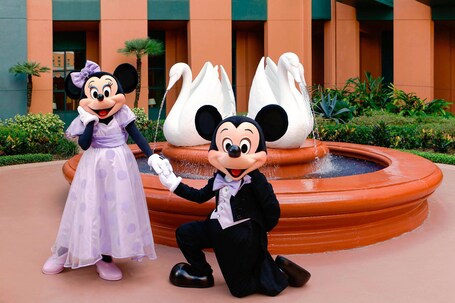 Walt Disney World Dolphin - Image 91