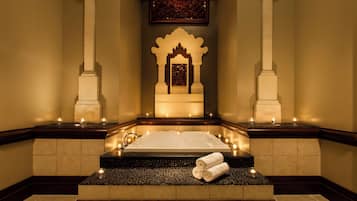 Bañera de hidromasaje interior