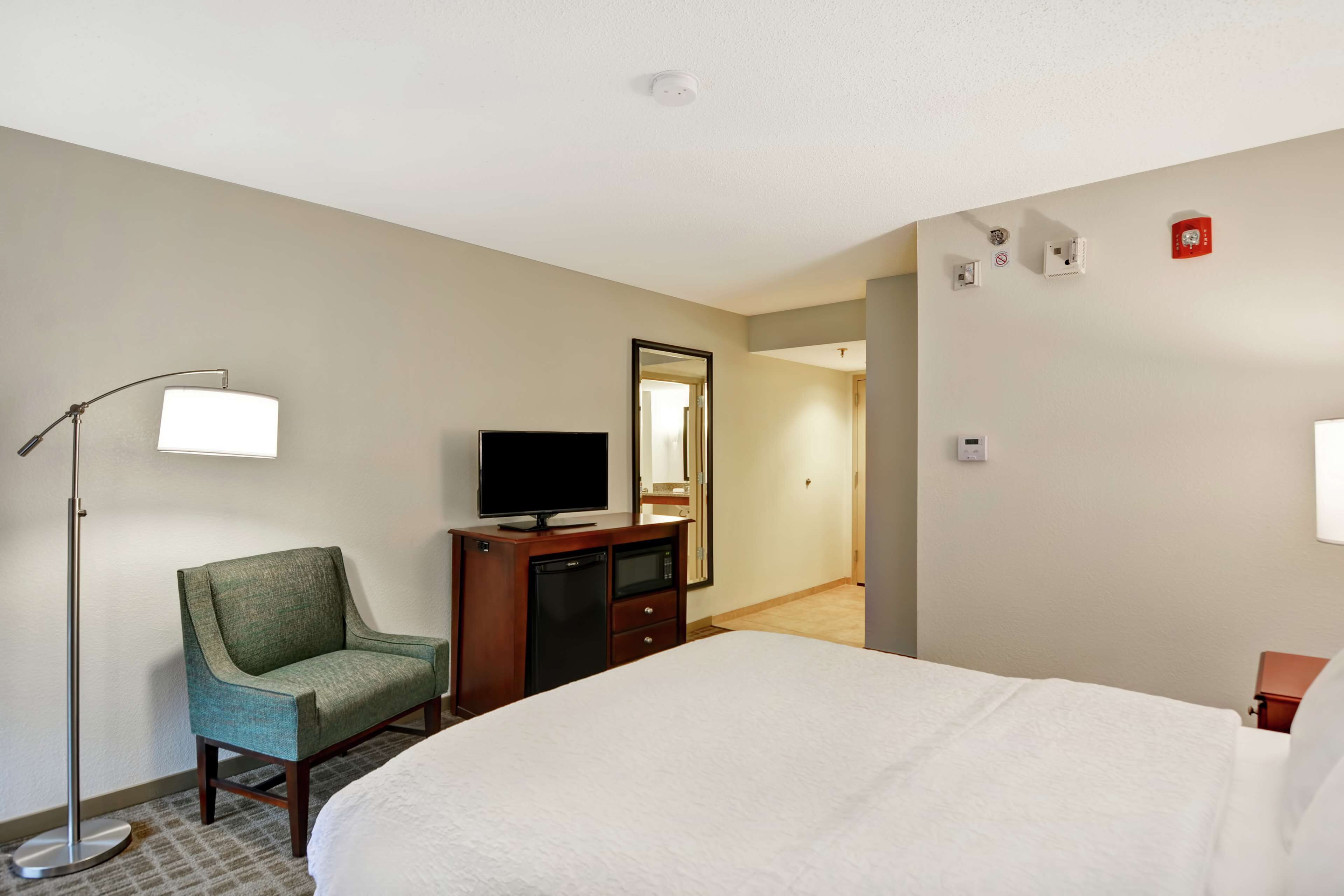 room, 1 double bed, accessible, non smoking | premium bedding, tempur-pedic beds, in-room safe, desk