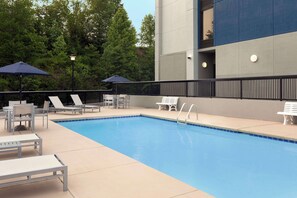 Outdoor pool, pool loungers