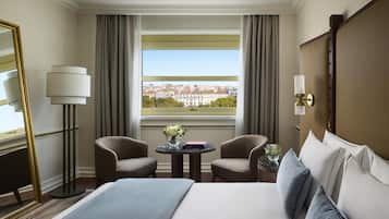 Premium-Zimmer, Stadtblick (Signature) | Allergikerbettwaren, Daunenbettdecken, Minibar, Zimmersafe