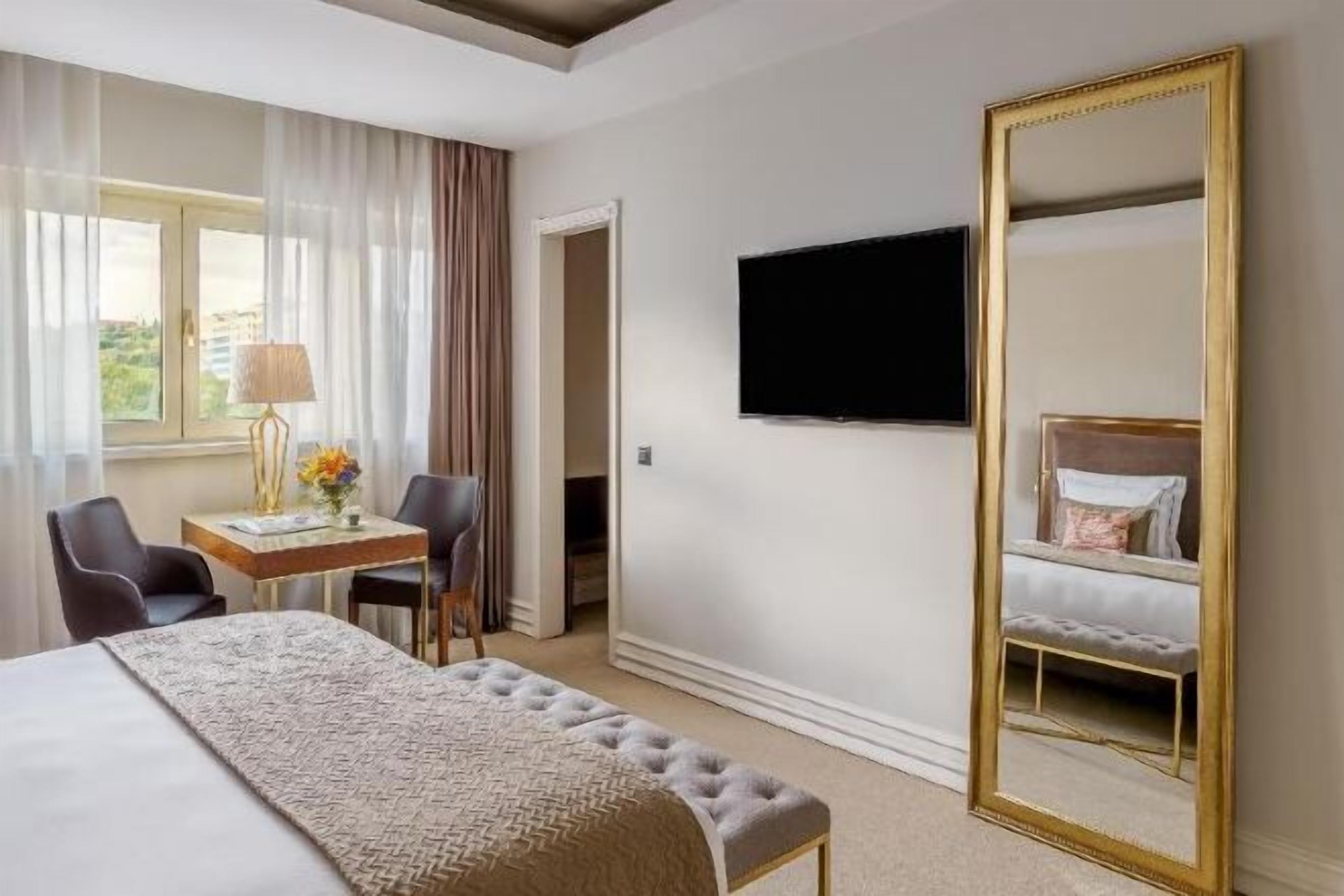 Hypo-allergenic bedding, down duvets, minibar, in-room safe