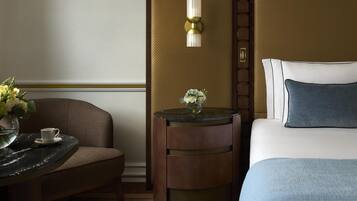 Habitación Premium, vista a la ciudad (Signature) | Ropa de cama hipoalergénica, edredón y minibar