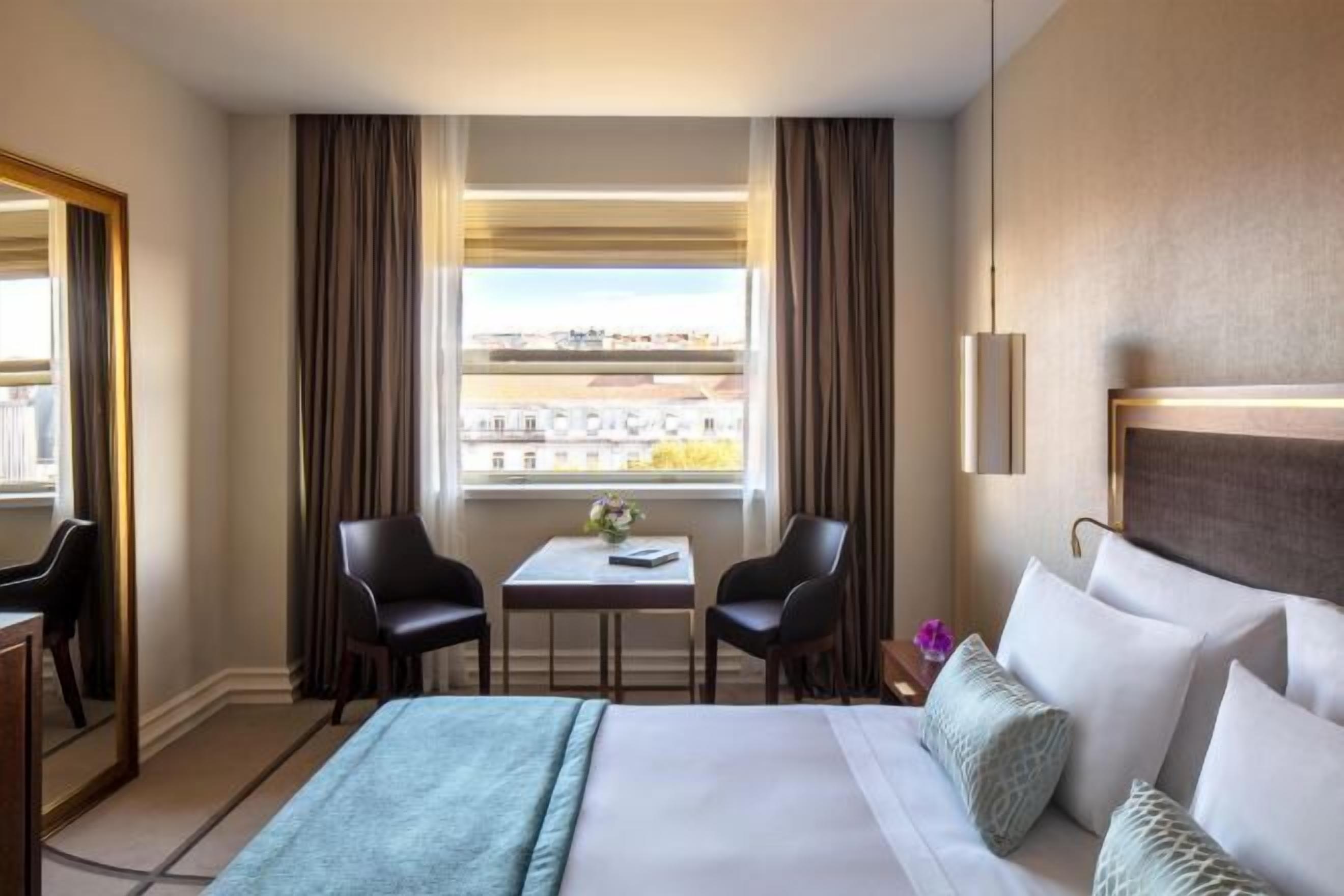Hypo-allergenic bedding, down duvets, minibar, in-room safe