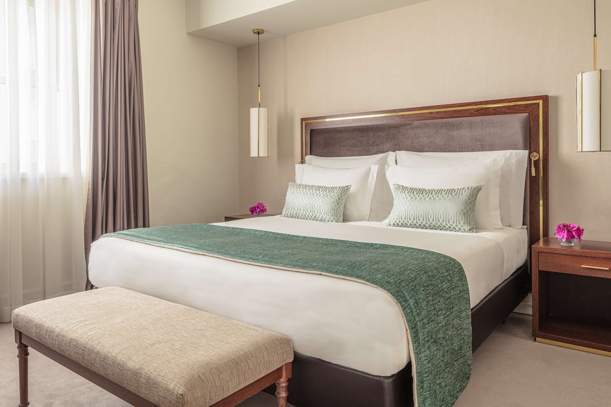 Chambre Deluxe | Literie hypoallergénique, couette en duvet d'oie, minibar