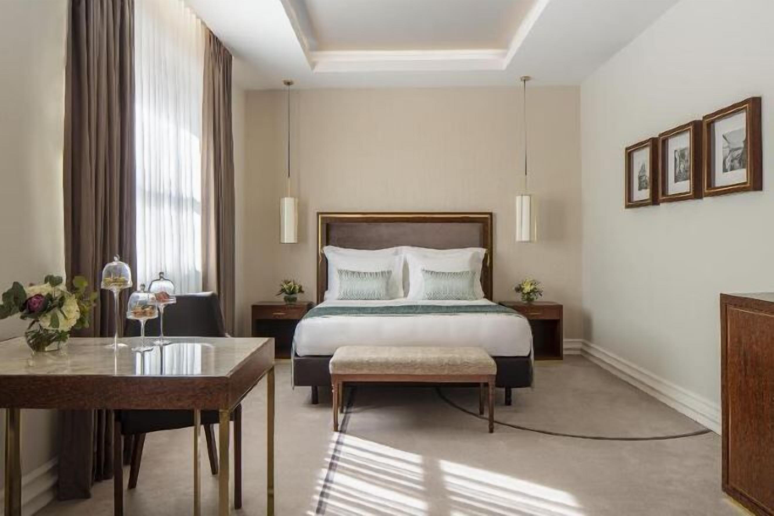 Hypo-allergenic bedding, down duvets, minibar, in-room safe