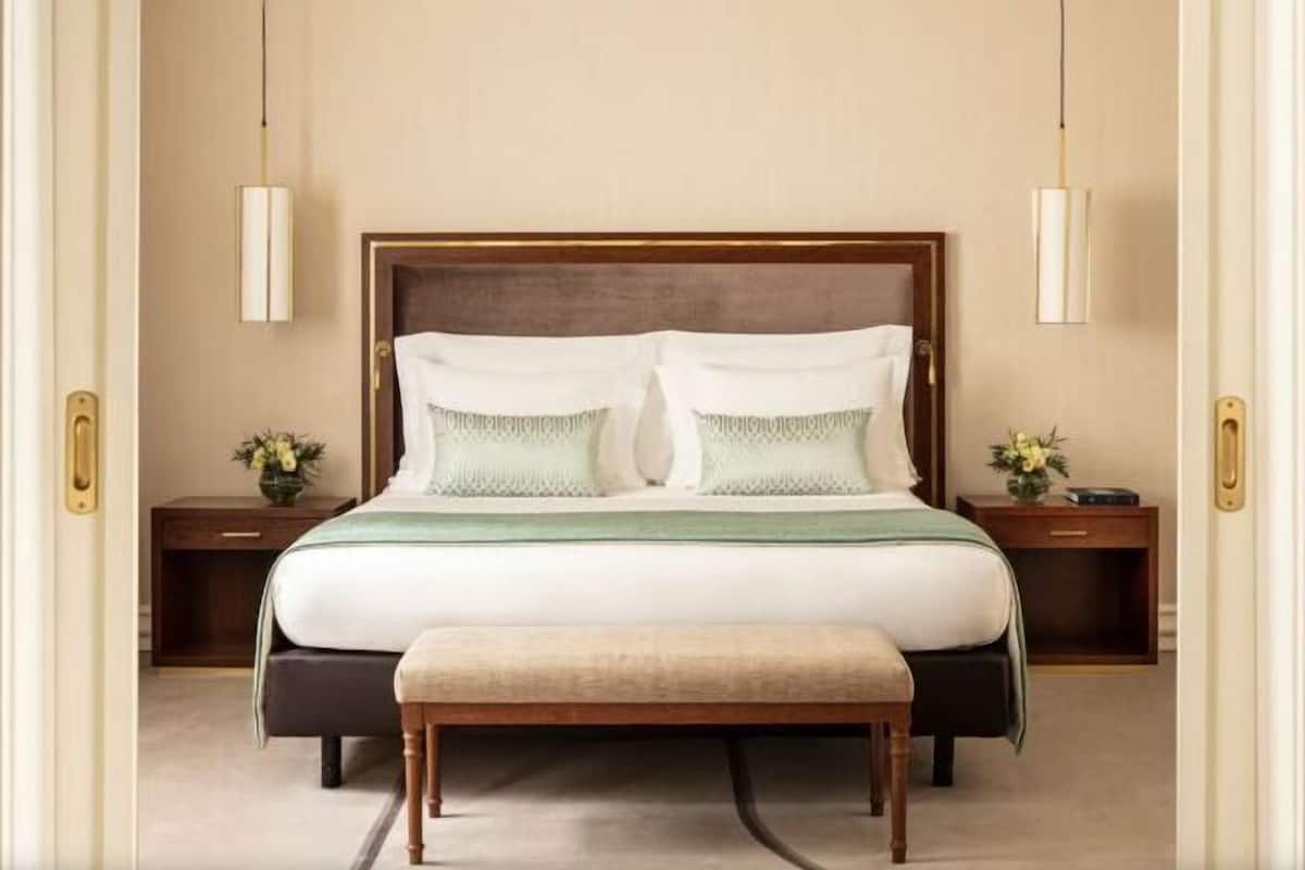 Hypo-allergenic bedding, down duvets, minibar, in-room safe