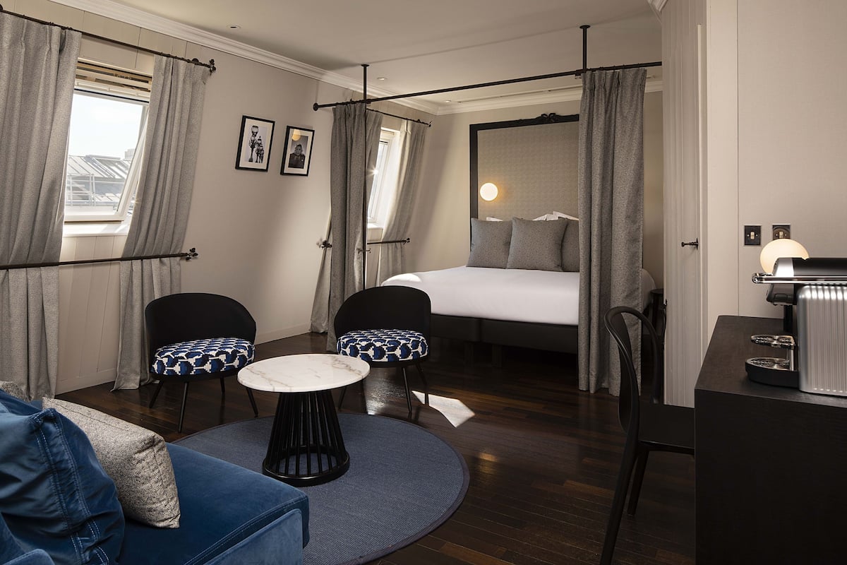 Junior Suite | Premium bedding, minibar, in-room safe, desk