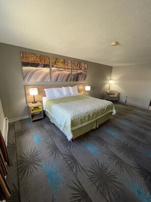Desk, laptop workspace, iron/ironing board, free WiFi