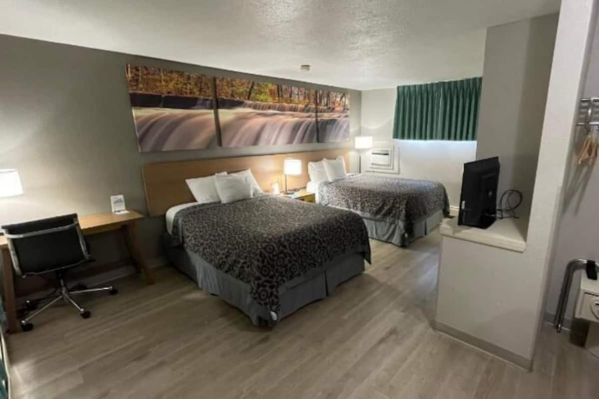 Desk, laptop workspace, iron/ironing board, free WiFi