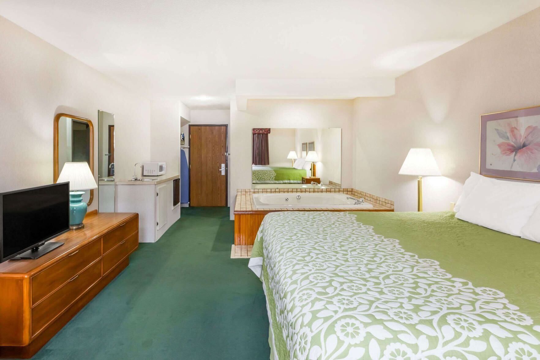 Desk, laptop workspace, iron/ironing board, free WiFi