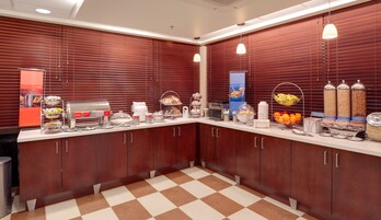 Desayuno continental incluido todos los días