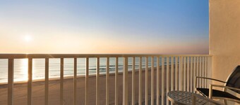 Surfbreak Virginia Beach Oceanfront, an Ascend Collection Hotel