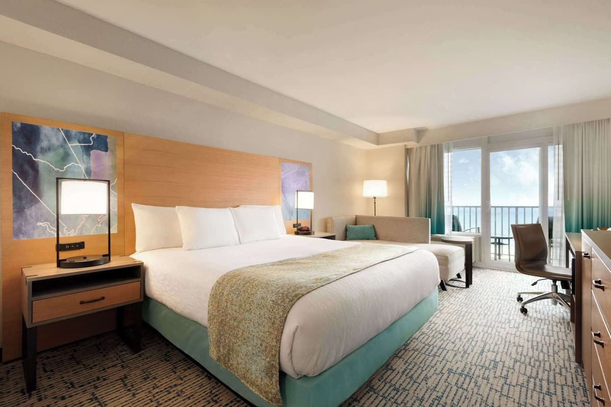 Hypo-allergenic bedding, in-room safe, desk, laptop workspace