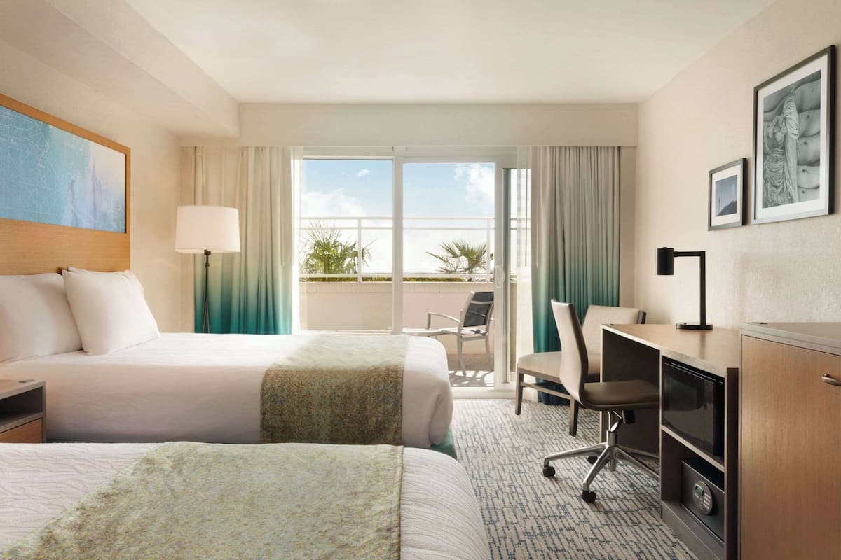 Hypo-allergenic bedding, in-room safe, desk, laptop workspace