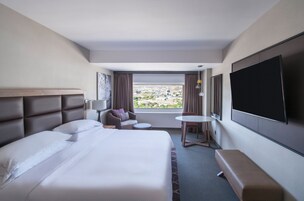 Down comforters, pillowtop beds, minibar, in-room safe