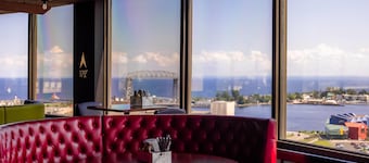 Radisson Hotel Duluth - Harborview