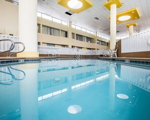 Indendørs pool