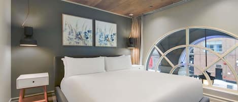 Junior Suite, 1 King Bed | 1 bedroom, premium bedding, in-room safe, desk