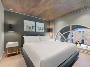 Junior Suite, 1 King Bed | 1 bedroom, premium bedding, in-room safe, desk