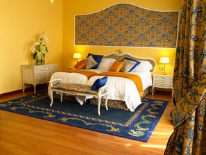 Chambre Deluxe | Minibar, coffres-forts dans les chambres, bureau, rideaux occultants