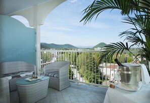 Minibar, in-room safe, desk, blackout curtains