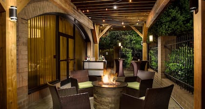 Holiday Inn Charlotte University Executive Park by IHG