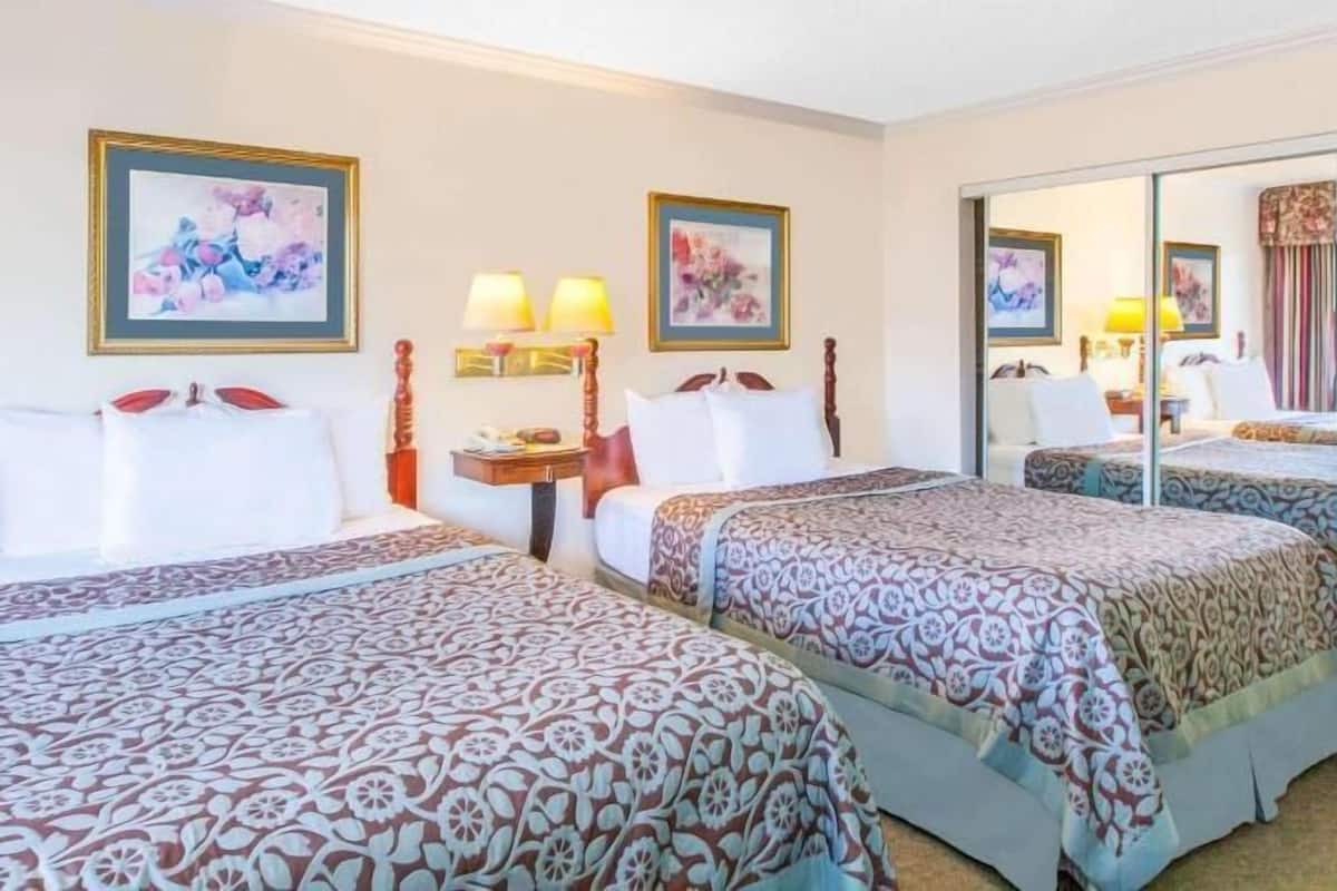 Desk, laptop workspace, blackout curtains, free cots/infant beds