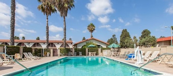 Days Inn by Wyndham Camarillo - Ventura