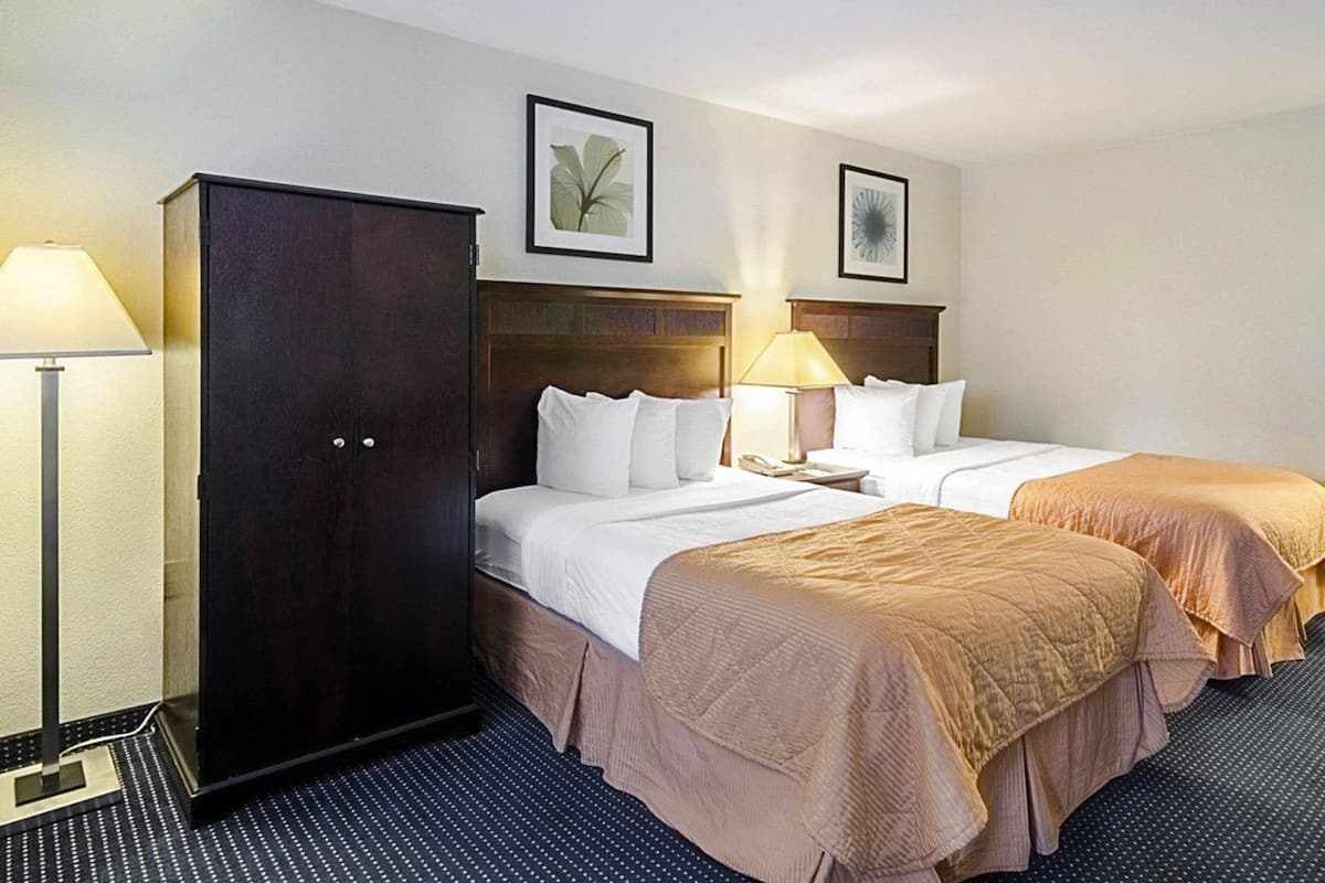 In-room safe, desk, laptop workspace, soundproofing