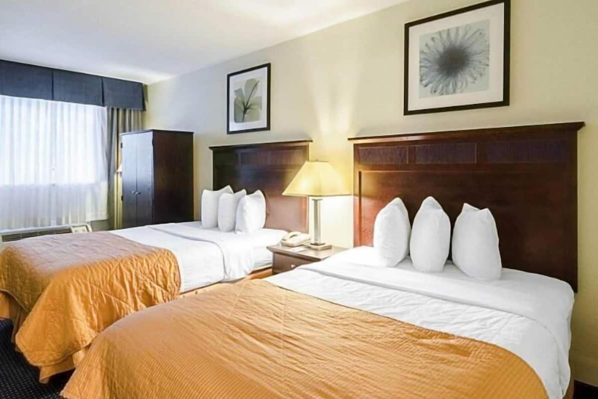 In-room safe, desk, laptop workspace, soundproofing