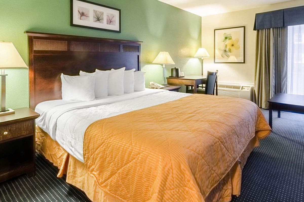 In-room safe, desk, laptop workspace, soundproofing