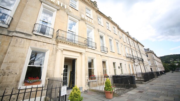 Unclassified image, 1 of 21, button - Pratts Hotel (Bath)