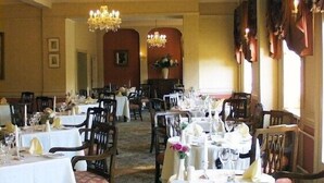 Unclassified image, 3 of 21, button - Pratts Hotel (Bath)