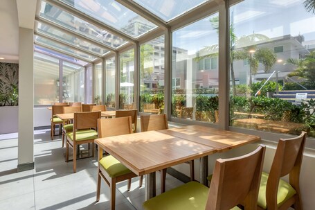 Condado Palm Inn San Juan, Tapestry Collection by Hilton - Image 20