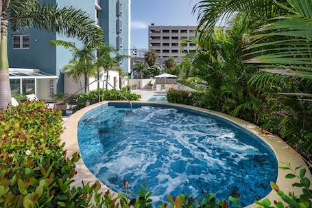 Outdoor pool, sun loungers