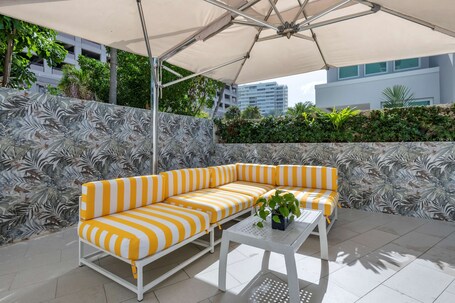 Condado Palm Inn San Juan, Tapestry Collection by Hilton - Image 51