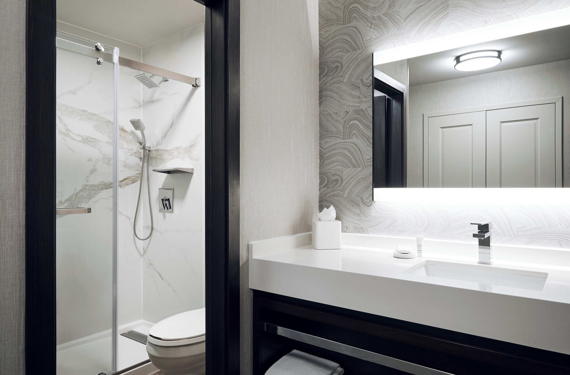 combined shower/bathtub, deep-soaking bathtub, free toiletries