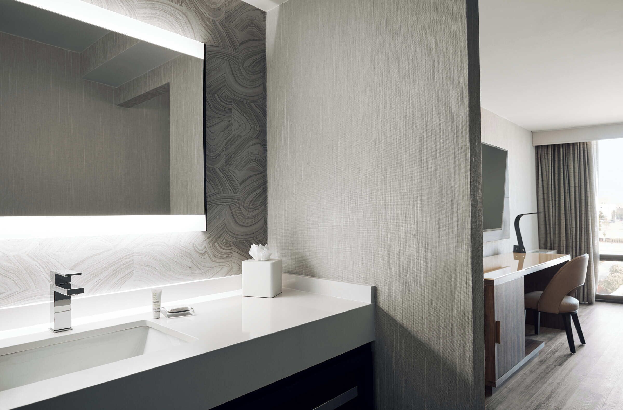 combined shower/bathtub, deep-soaking bathtub, free toiletries