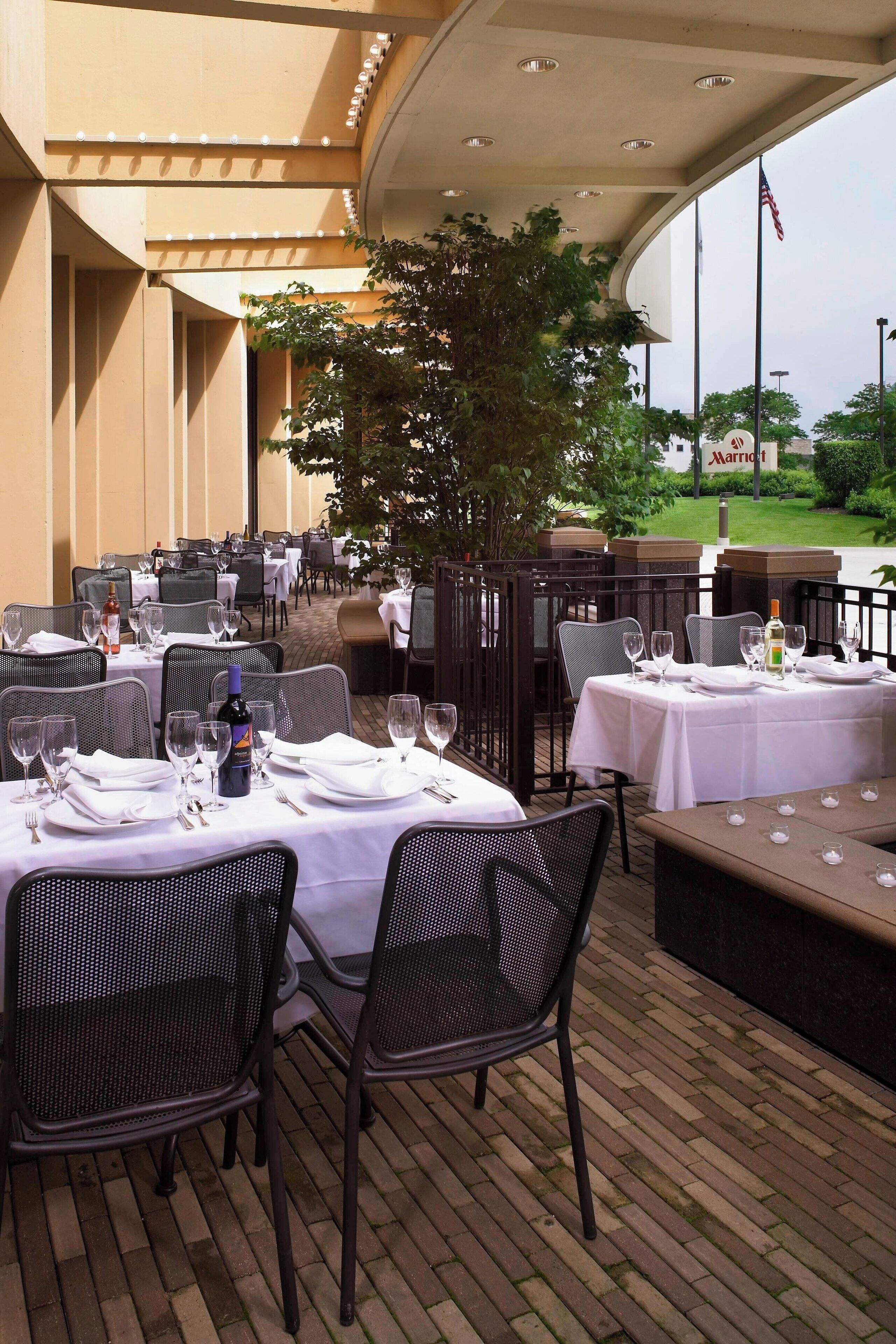 breakfast, lunch and dinner served