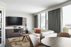 Premium bedding, in-room safe, desk, iron/ironing board