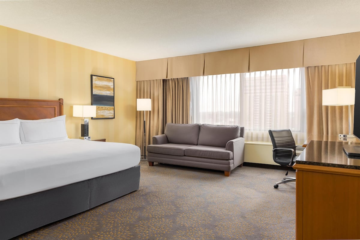 Rom – deluxe, 1 kingsize-seng | Sengetøy av topp kvalitet, dundyner og senger med overmadrass