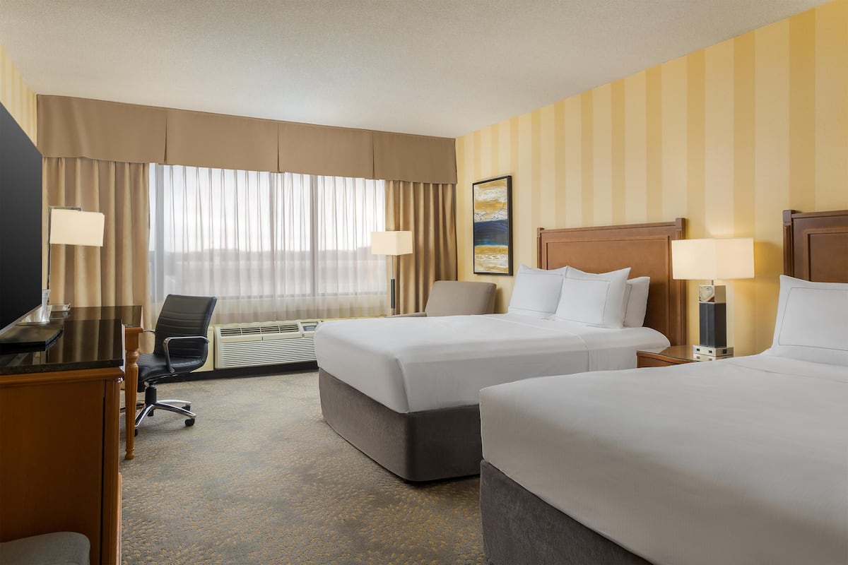 高級寢具、羽絨被、特厚豪華床墊、房內夾萬