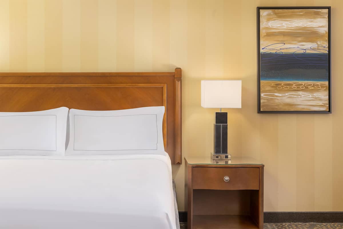 Sengetøy av topp kvalitet, dundyner og senger med overmadrass