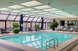 Indoor pool - DoubleTree by Hilton Hotel London Ontario (London)