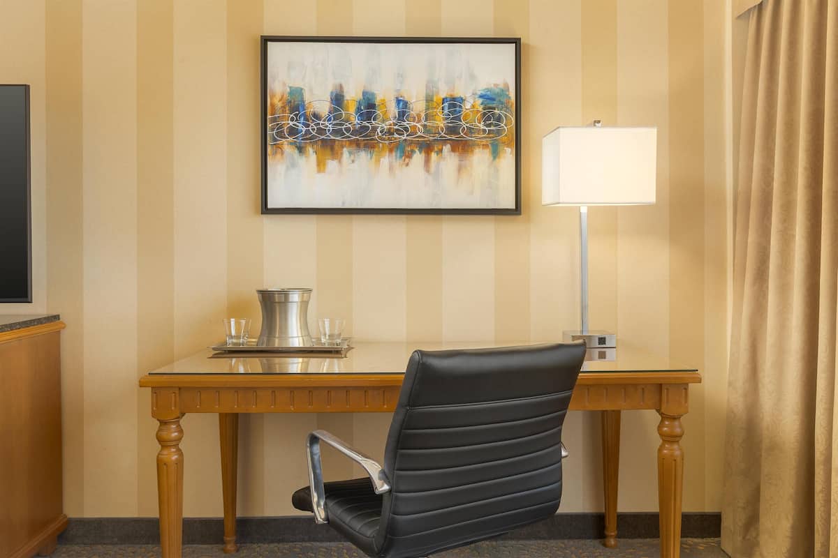 Sengetøy av topp kvalitet, dundyner og senger med overmadrass