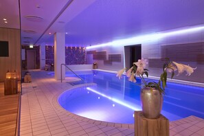 Indoor spa tub