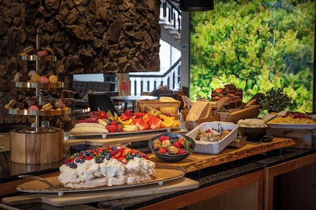 Daily buffet breakfast for a fee